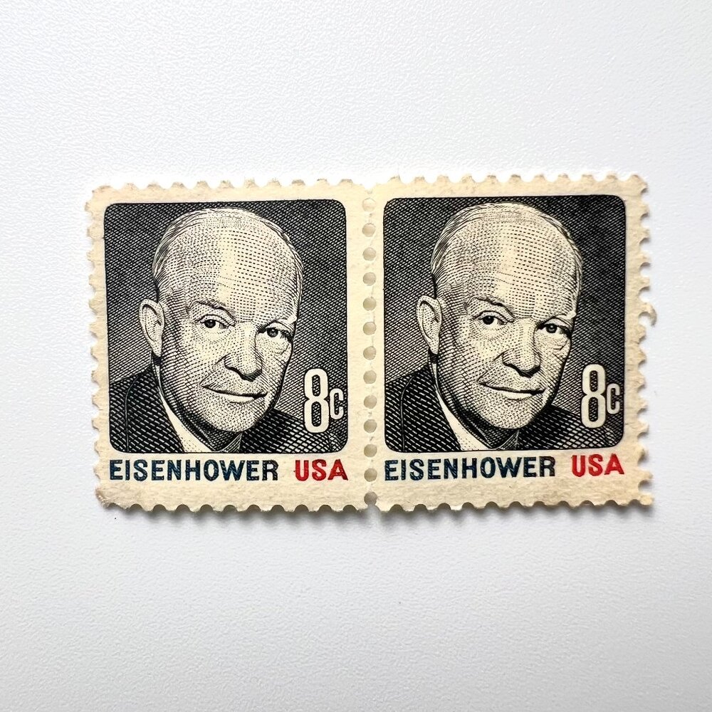 PAIR OF UNUSED 8 CENT EISENHOWER USA‎ MINT STAMPS